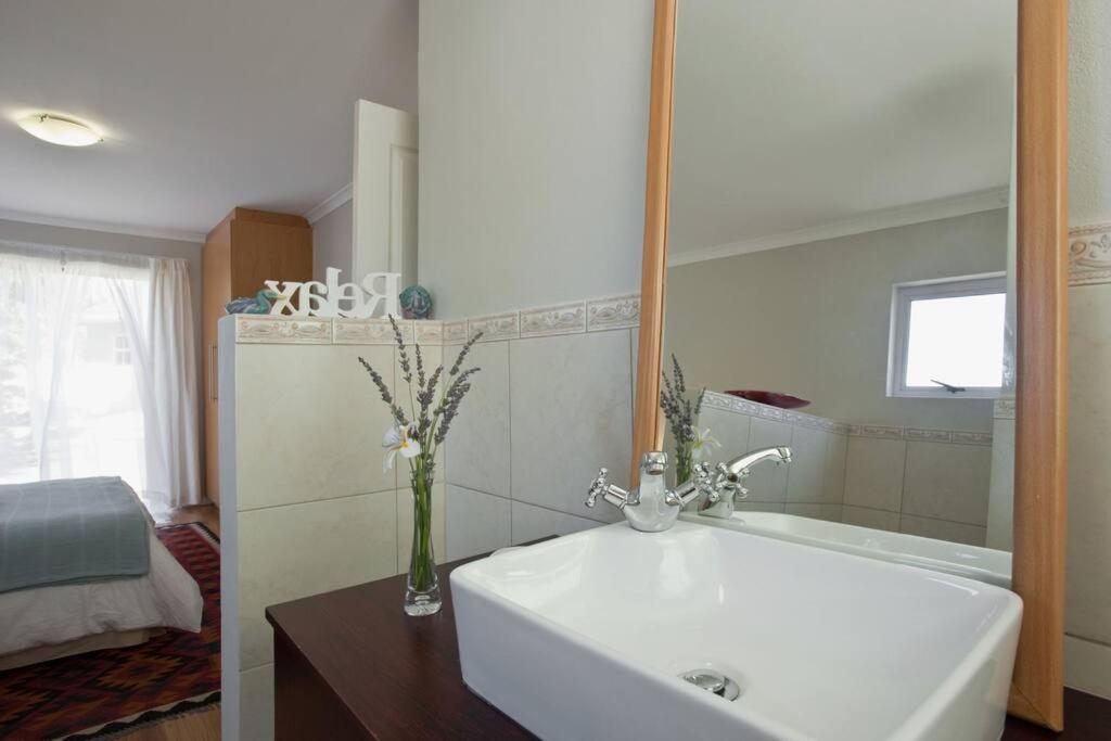 Sunbird Apartment *
